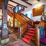 Отель Burg 4*