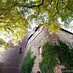 Burg Отель