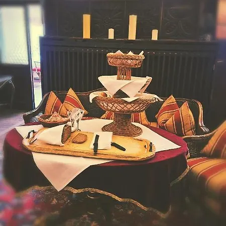 Burg 4*