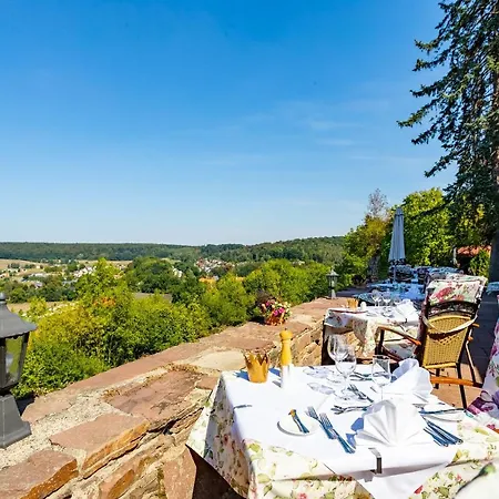 Hotel Burg 4*
