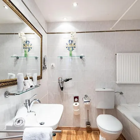 Hotel Burg 4*